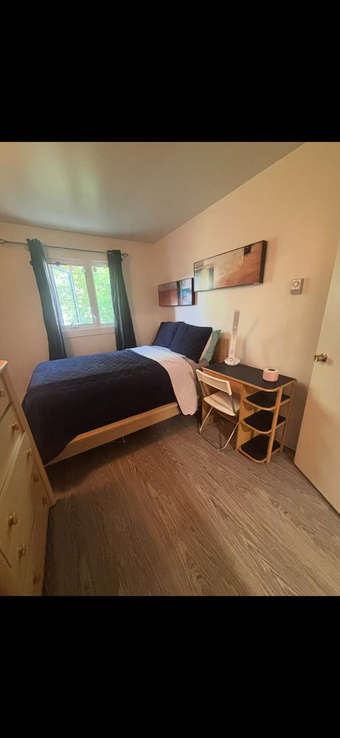 Jacquie Holmes's room