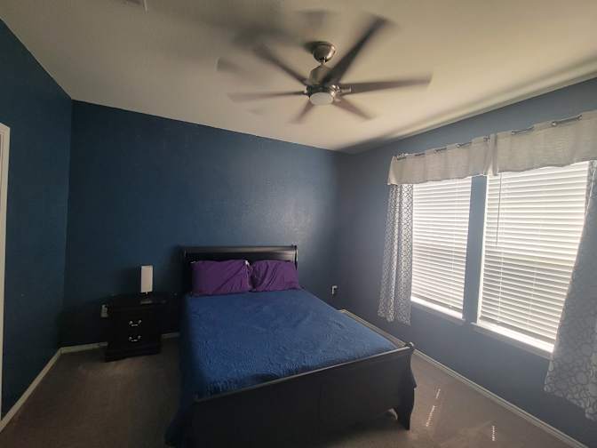 Efrain's room