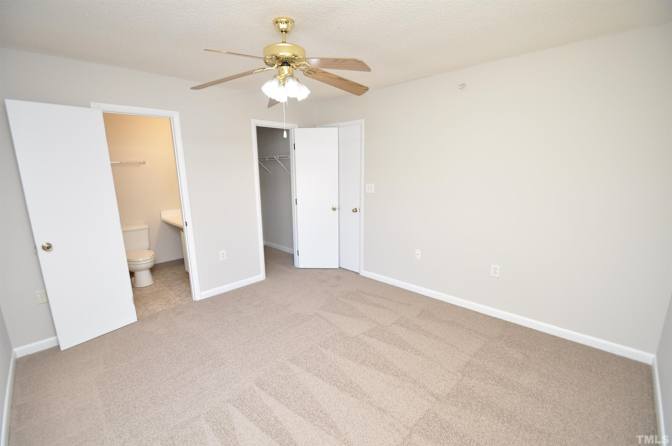 Alcove Rooms's room