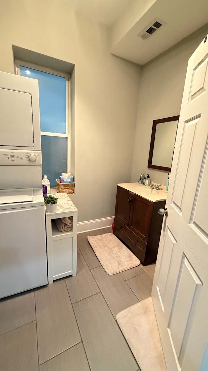 D'je's room