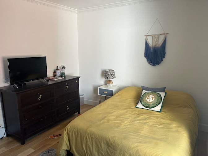 Hass's room