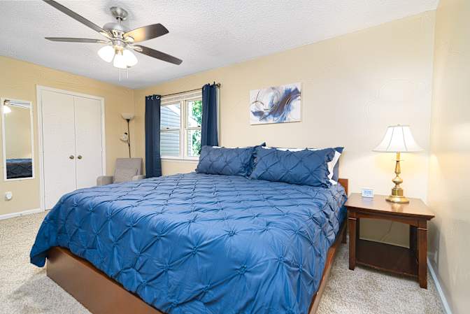 Alcove Rooms's room