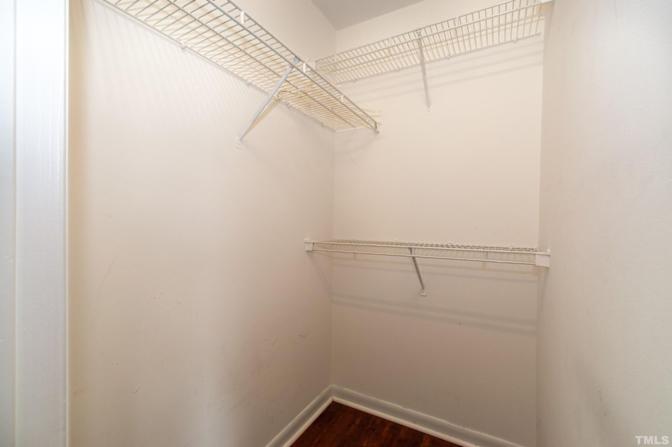 Alcove Rooms's room