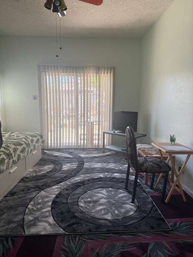 DANIEL's room