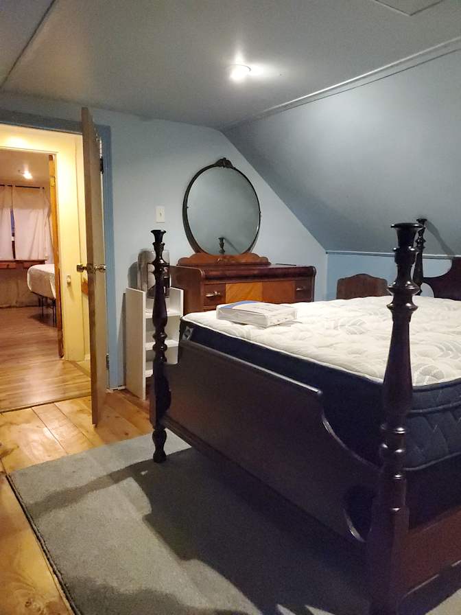 Leonore's room