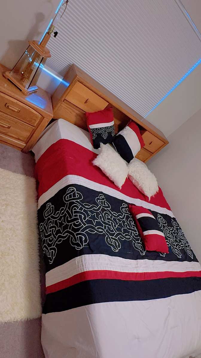 Elyse's room