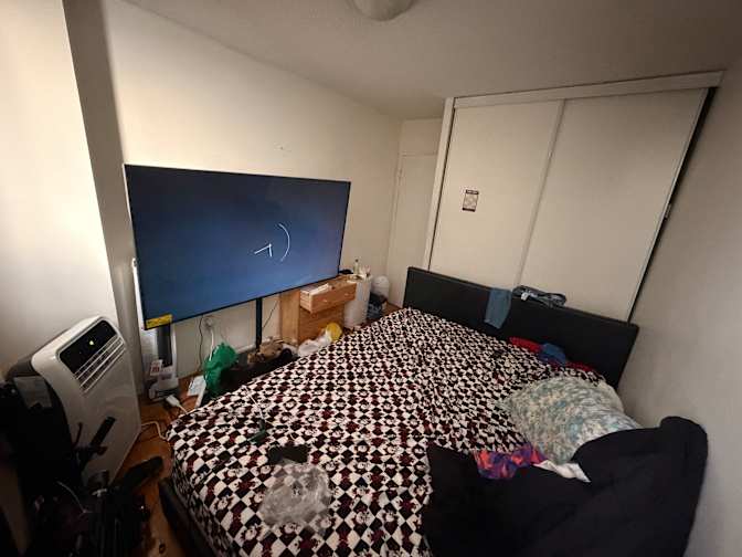 Liz's room