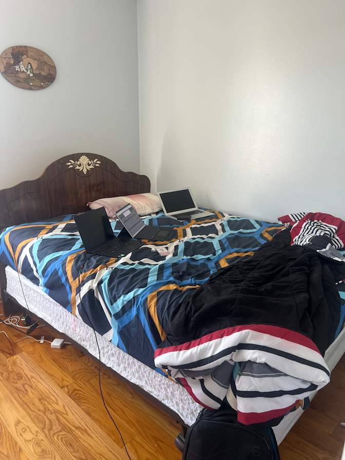 Ravi Kukutla's room