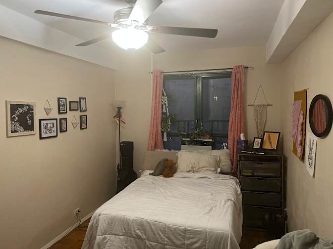 Luis's room
