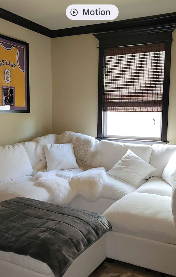 DIANA'S Home's room