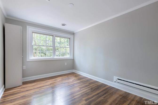 Alcove Rooms's room