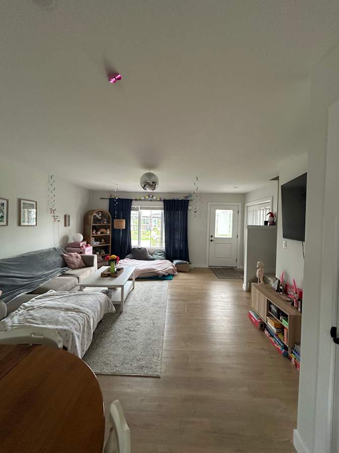 Eve's room