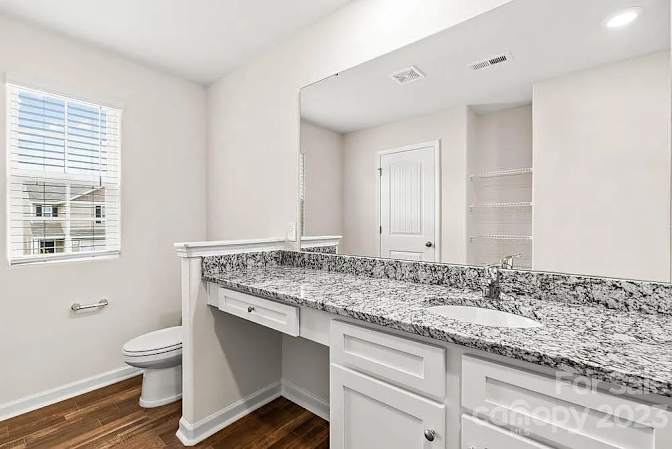 Alcove Rooms's room