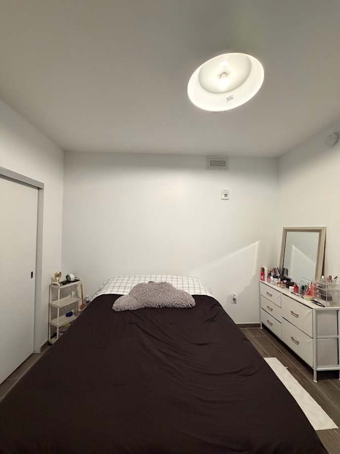 Paras's room