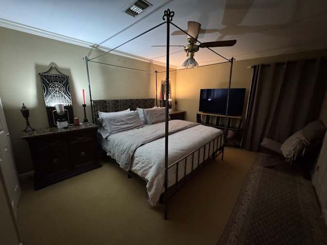 Floyd's room