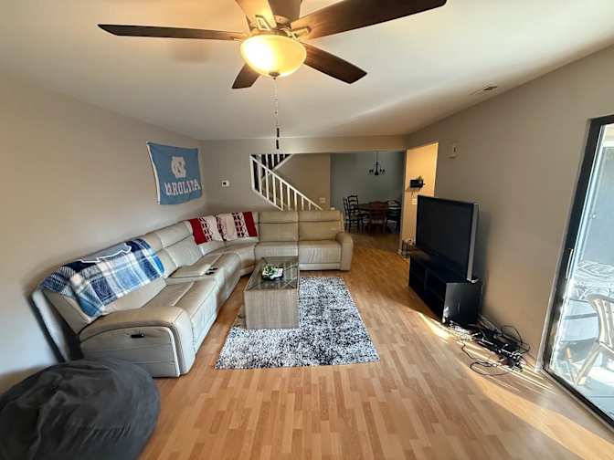 Alcove Rooms's room
