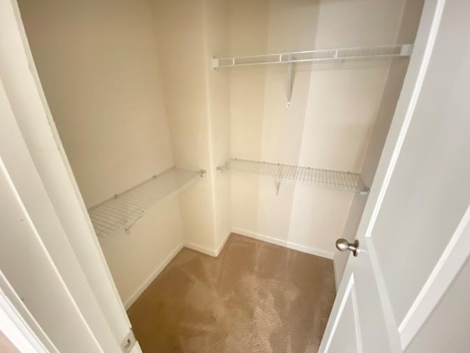 Alcove Rooms's room