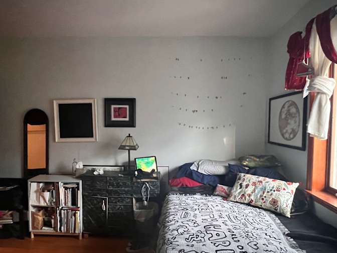 lora Morgenstern's room