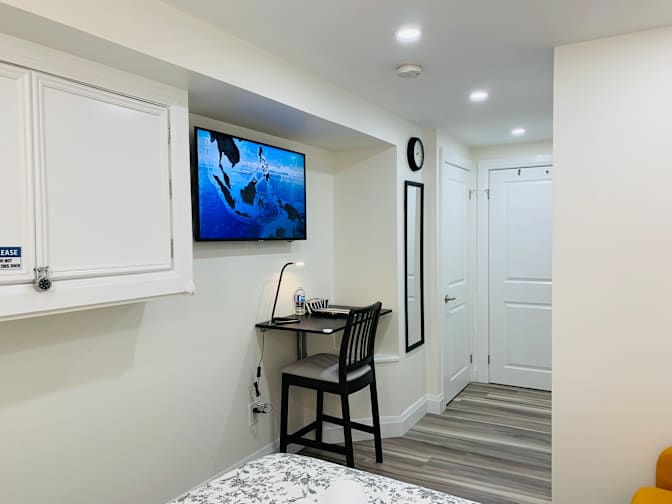 Leo's room