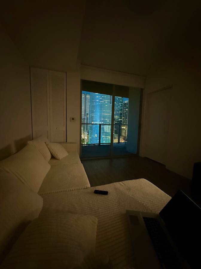Andres's room