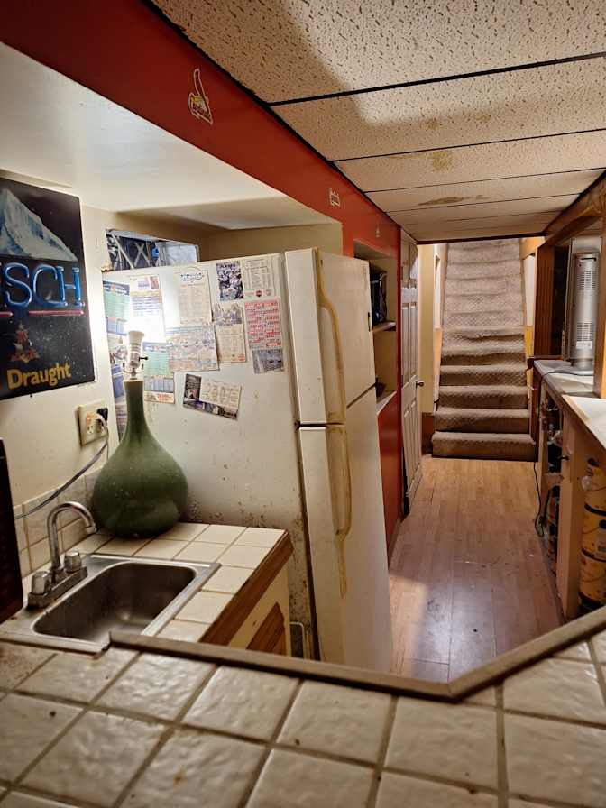 Eric Shawzy's room