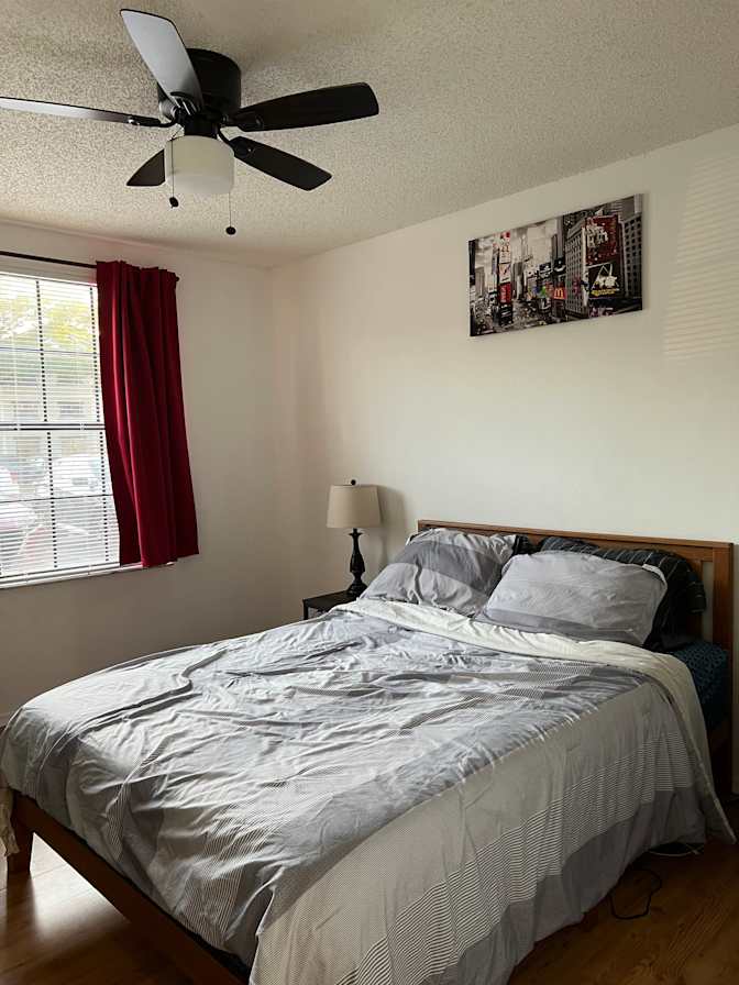 Alonso's room