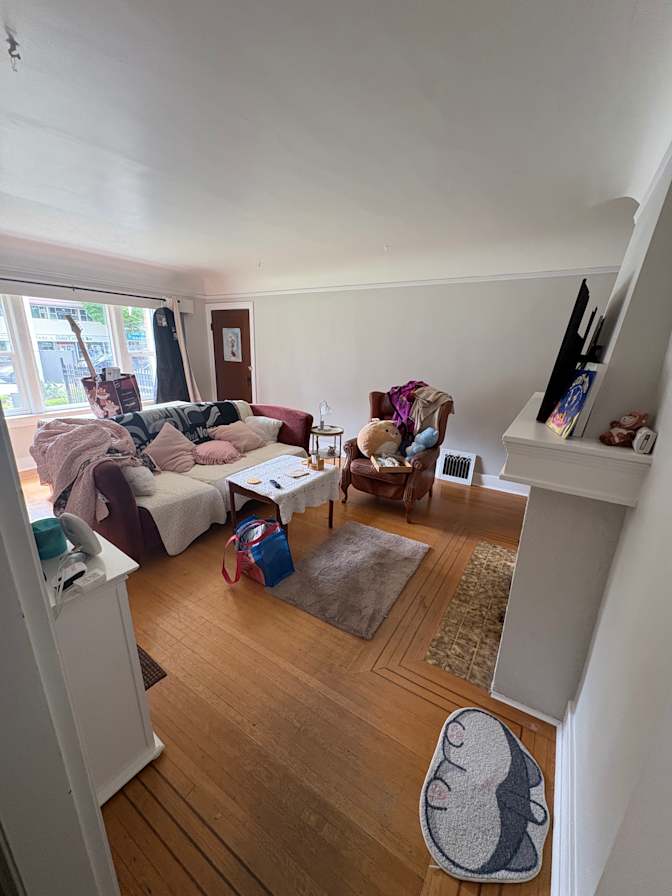 Isabelle's room