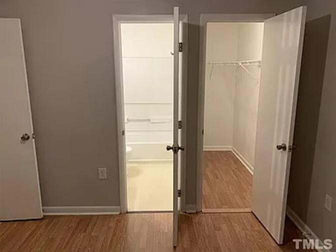 Alcove Rooms's room