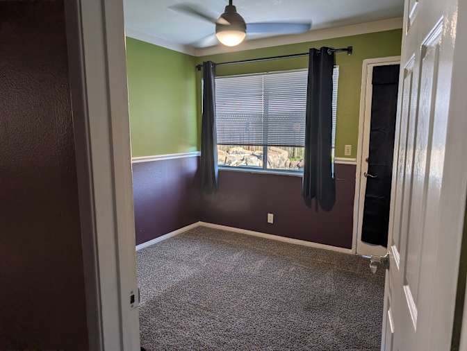 Room for Rent HB's room