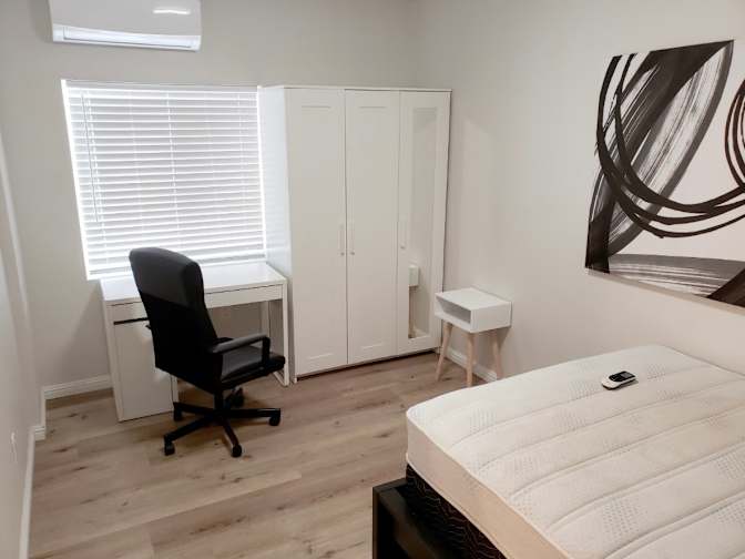 Sung-Woo Lee's room