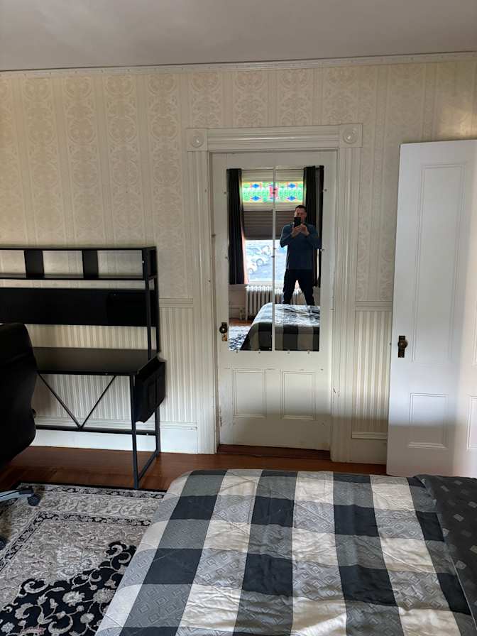 Tom's room