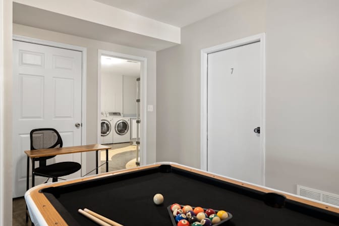 lifedoorrentals's room