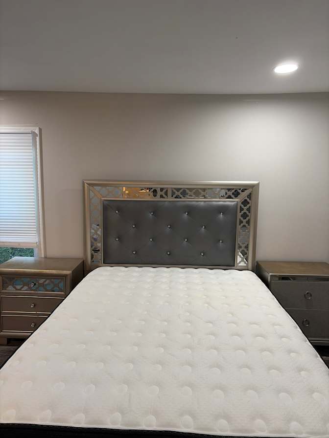Samir  Aaron's room