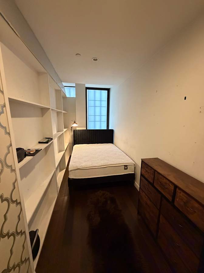 Oleg's room