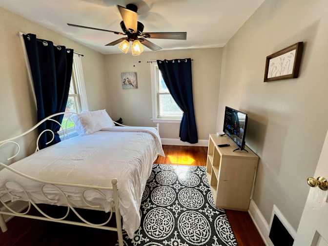 Cincy Furnished Stays's room