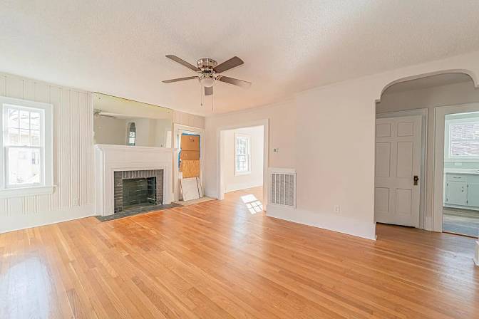 Alcove Rooms's room