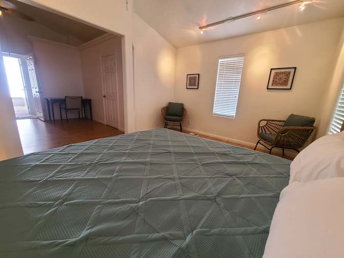 Leslie's room