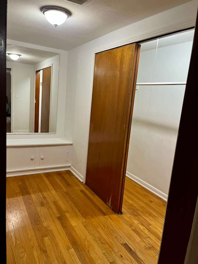 T.'s room