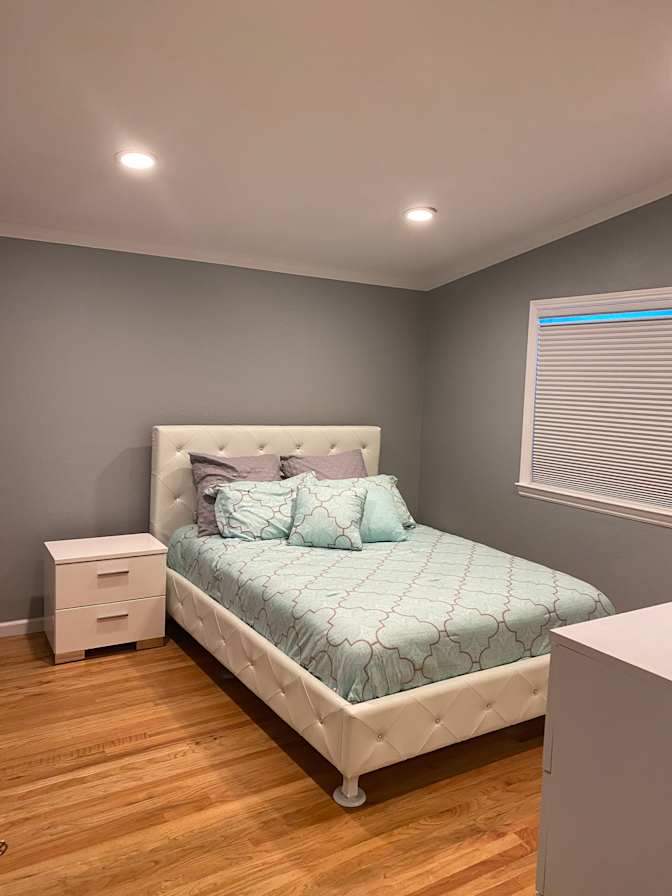 Ora's room