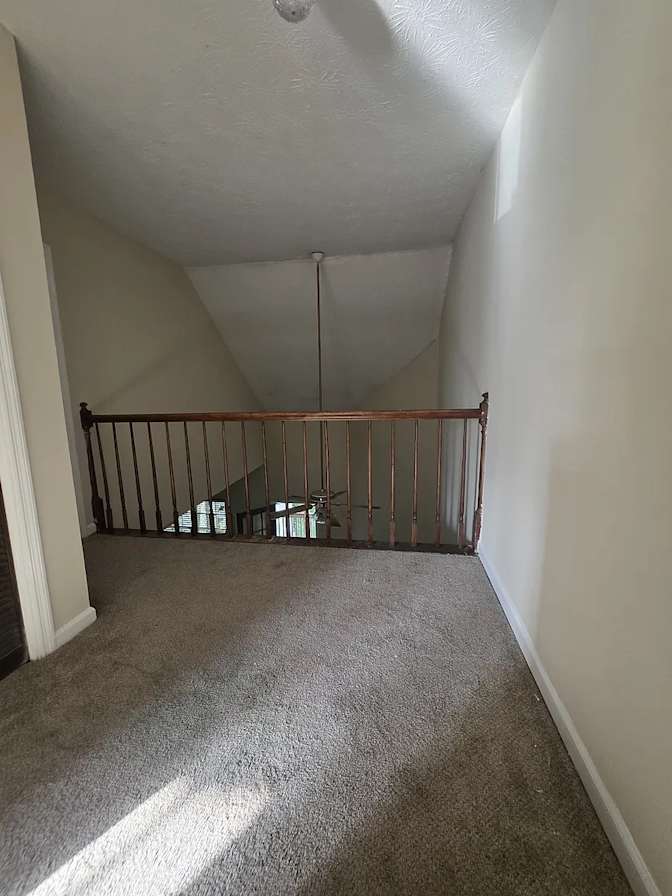 Alcove Rooms's room