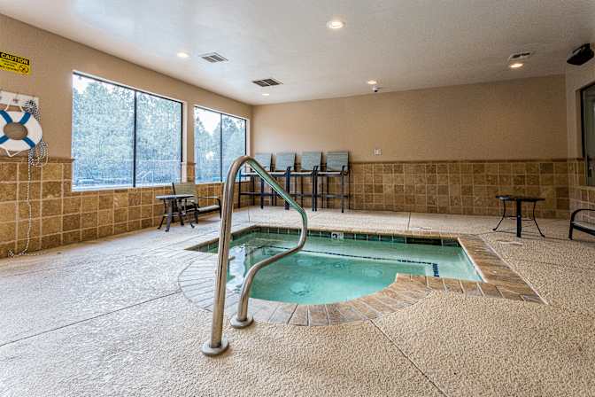 Woodlands Village Apartments's room