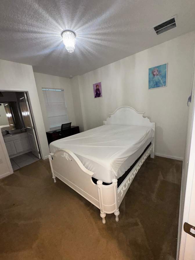 PadSplit's room