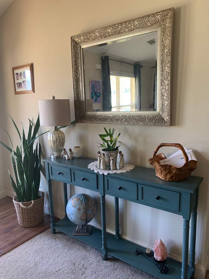 Carol Beth Mills's room