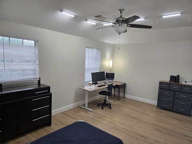 Carlos's room
