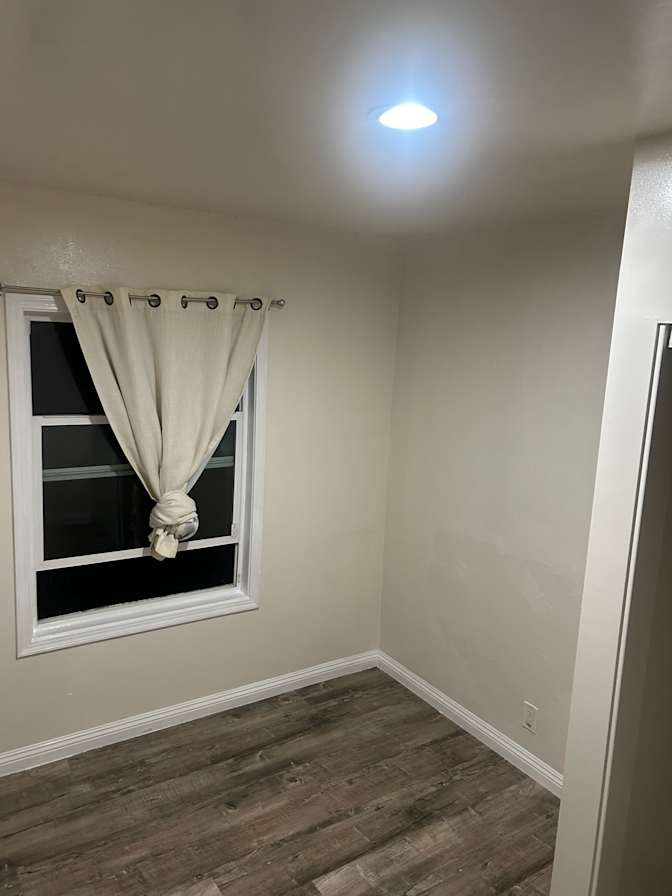 Efren's room