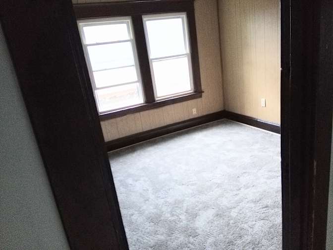 E's room