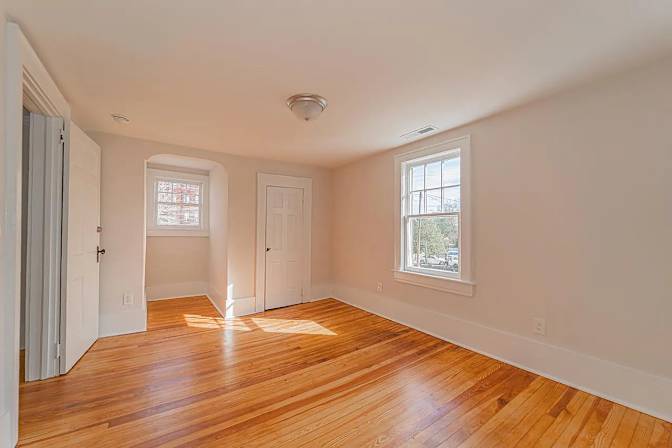Alcove Rooms's room