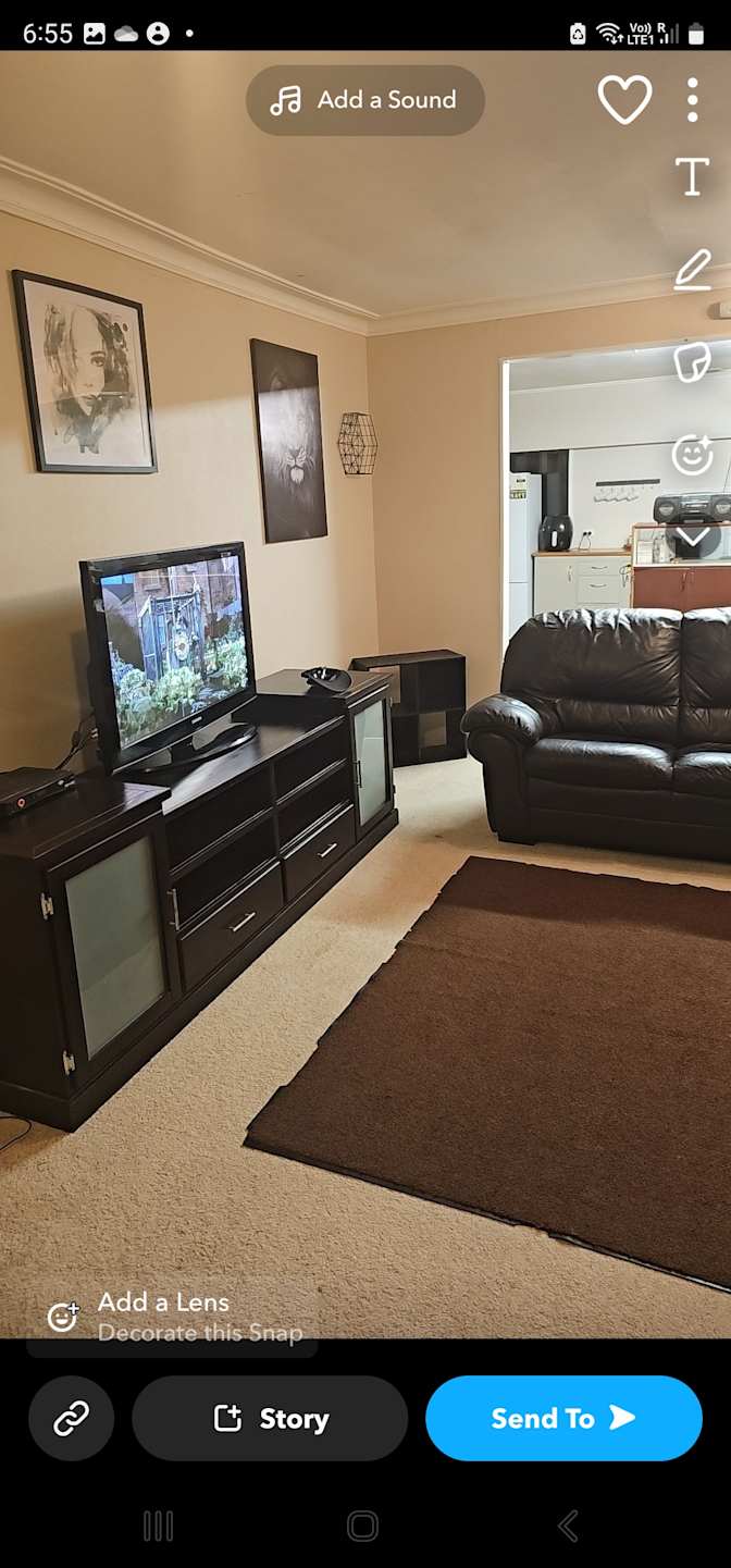 Hani Sipz's room