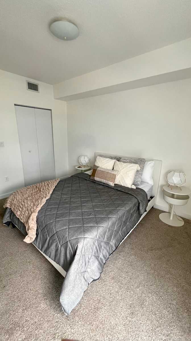 Mauricio's room