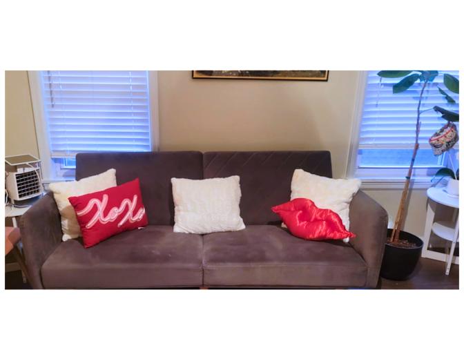 Ni-Asia's room